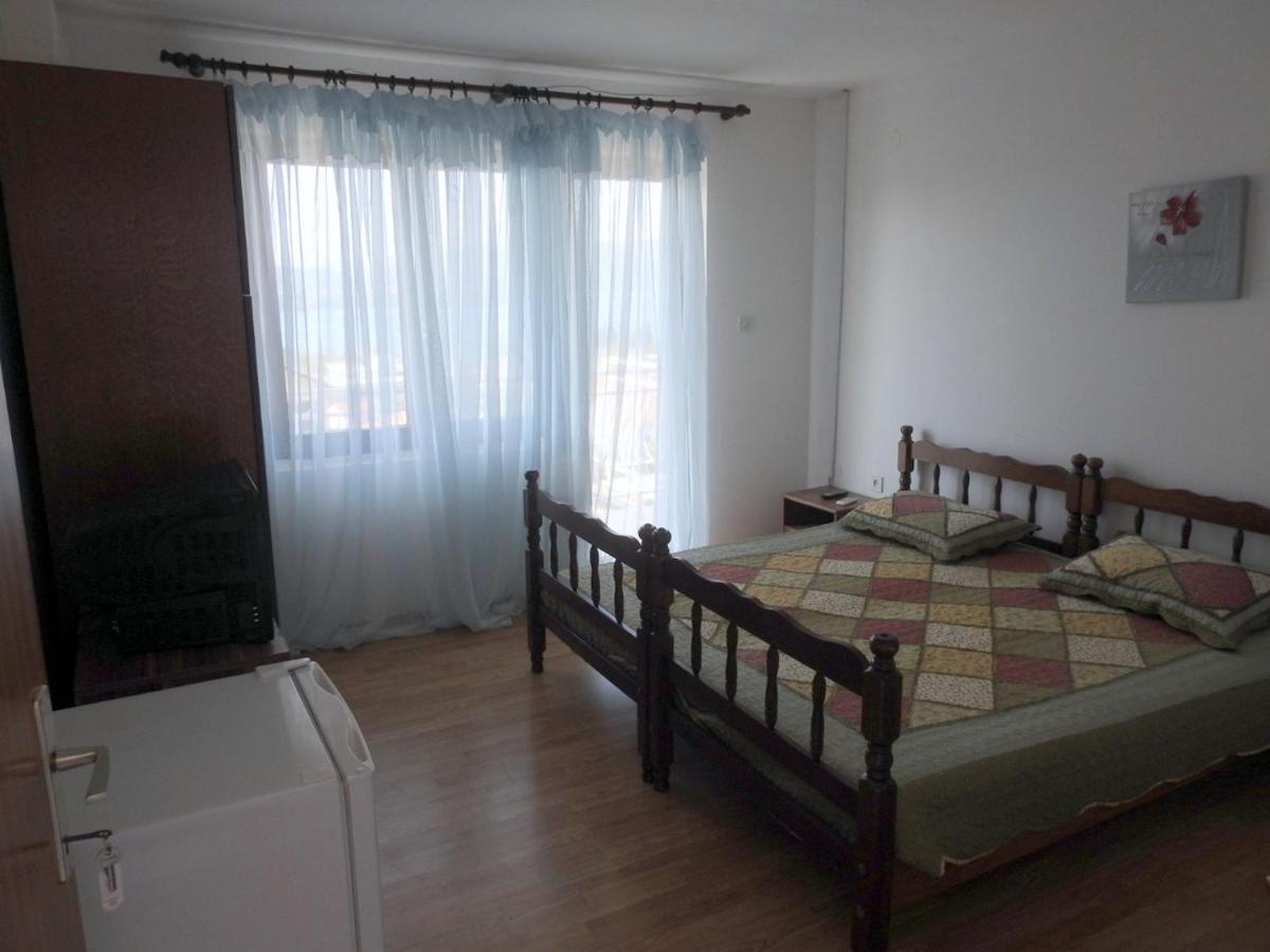 Hotel Wisteria Tivat Exterior foto